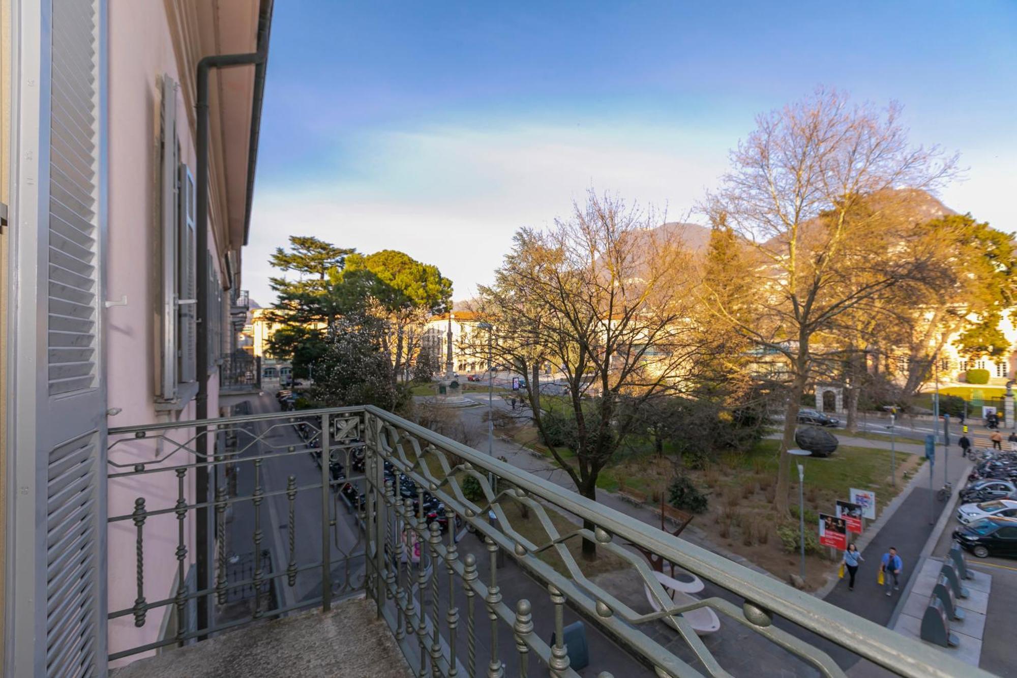Star Of Lugano - Happy Rentals Exterior photo